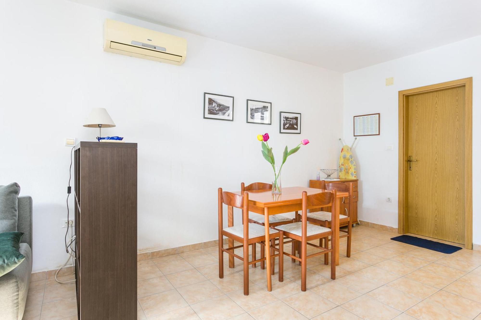 Apartments By The Sea Zivogosce - Porat, Makarska - 20207 Ігране Номер фото
